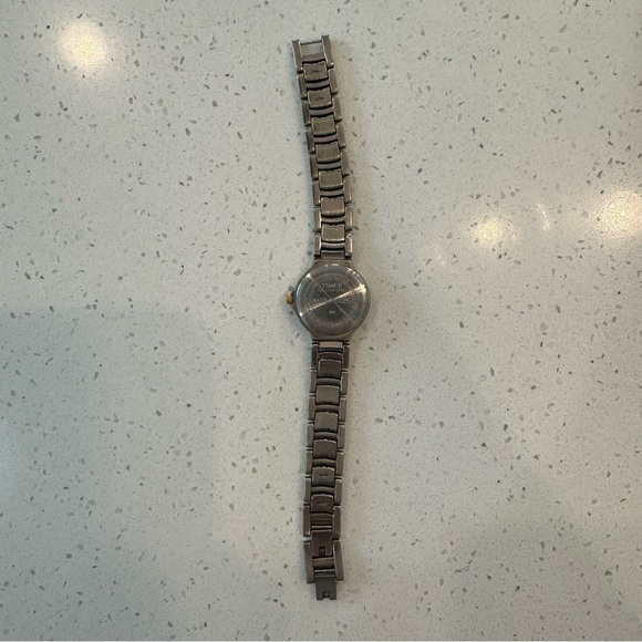 Timex Carriage Indiglo Water Resistant Silver Watch with White Face - Picture 4 of 6